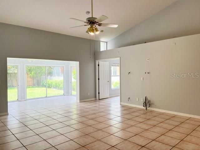 For Rent: $3,150 (4 beds, 2 baths, 1911 Square Feet)