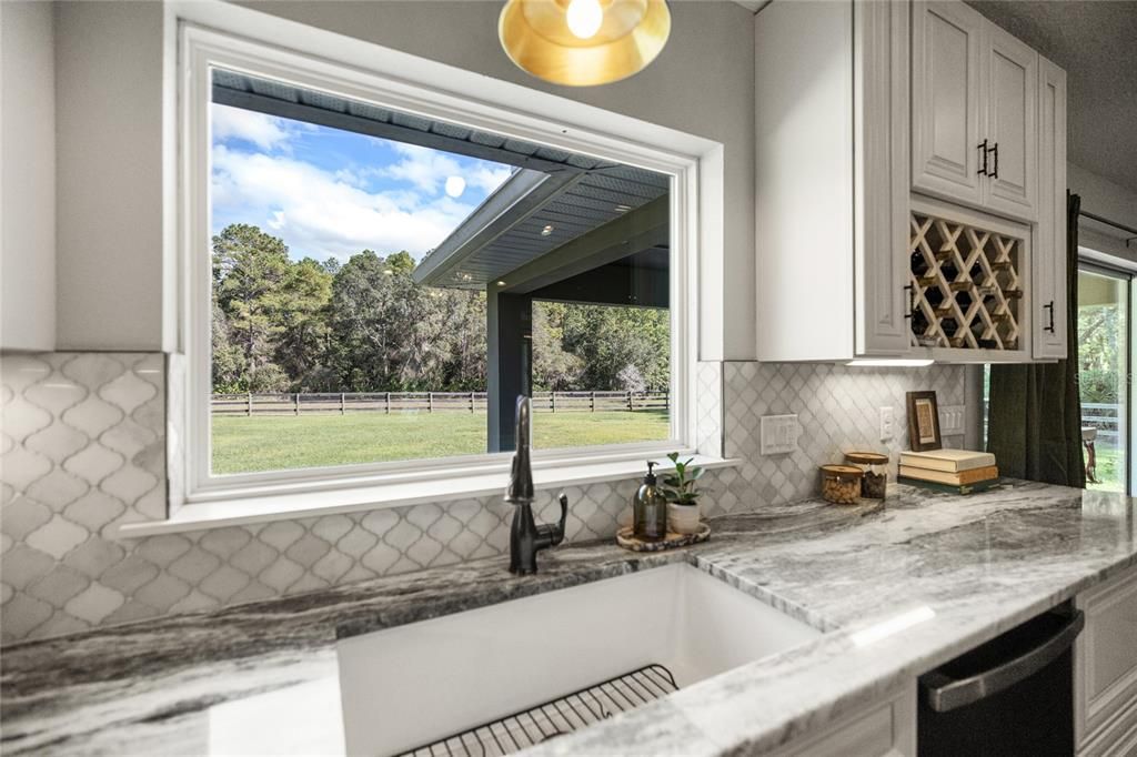 На продажу: $775,000 (3 спален, 2 ванн, 2455 Квадратных фут)