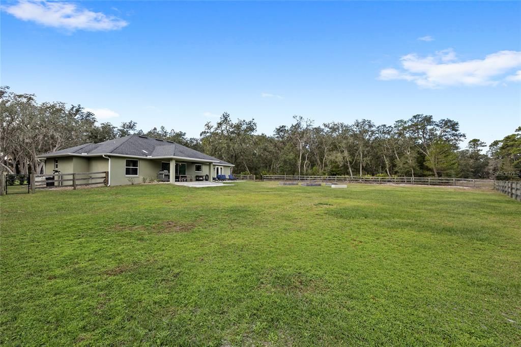 На продажу: $775,000 (3 спален, 2 ванн, 2455 Квадратных фут)