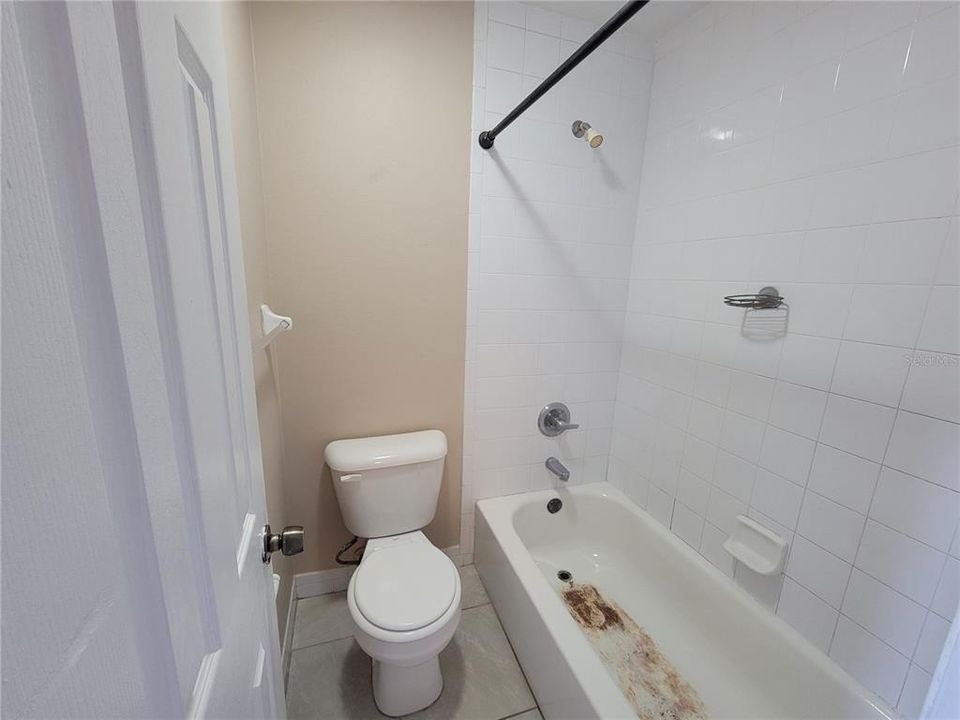 For Rent: $1,600 (3 beds, 2 baths, 1144 Square Feet)