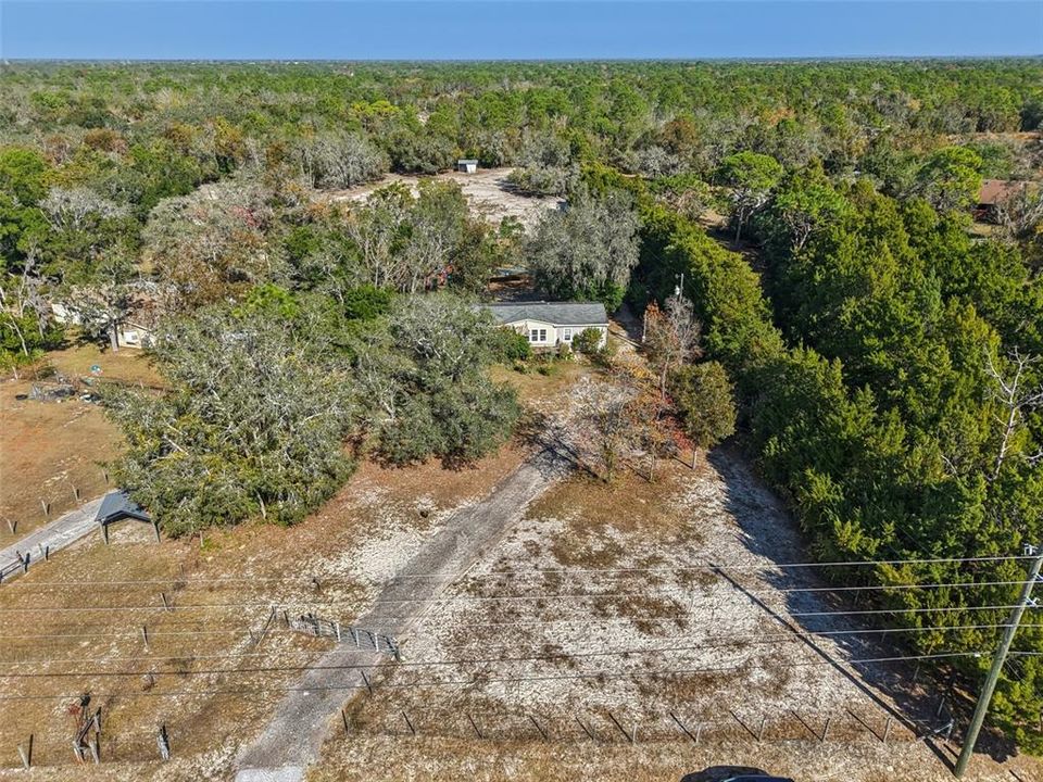 合同活跃: $299,000 (4 贝兹, 3 浴室, 2052 平方英尺)