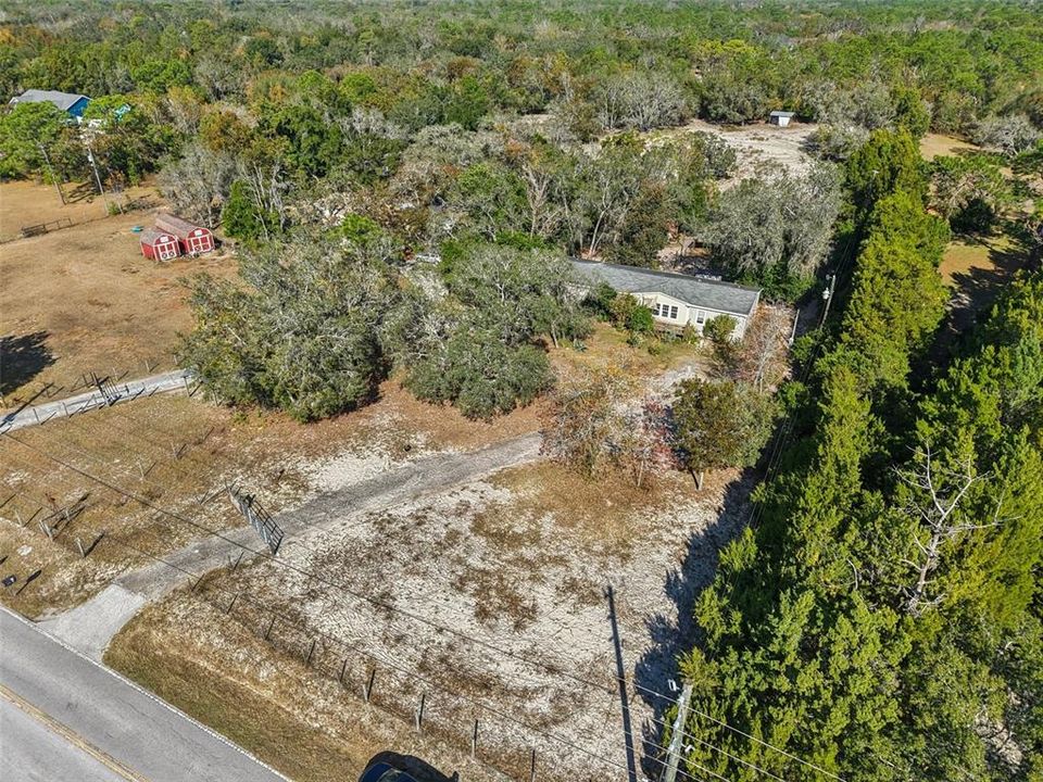 合同活跃: $299,000 (4 贝兹, 3 浴室, 2052 平方英尺)