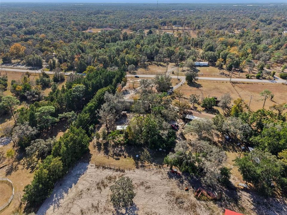 合同活跃: $299,000 (4 贝兹, 3 浴室, 2052 平方英尺)