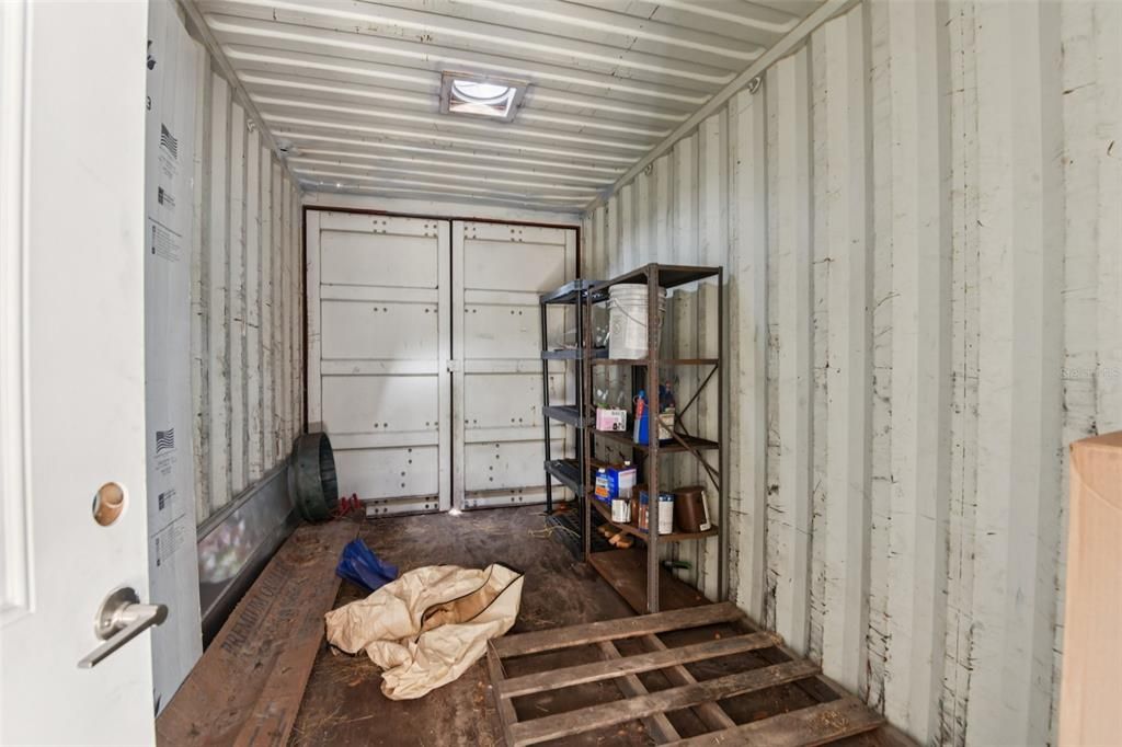 合同活跃: $299,000 (4 贝兹, 3 浴室, 2052 平方英尺)