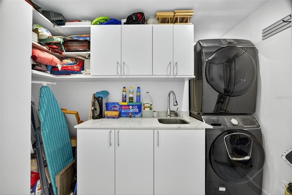 На продажу: $2,250,000 (4 спален, 4 ванн, 3664 Квадратных фут)