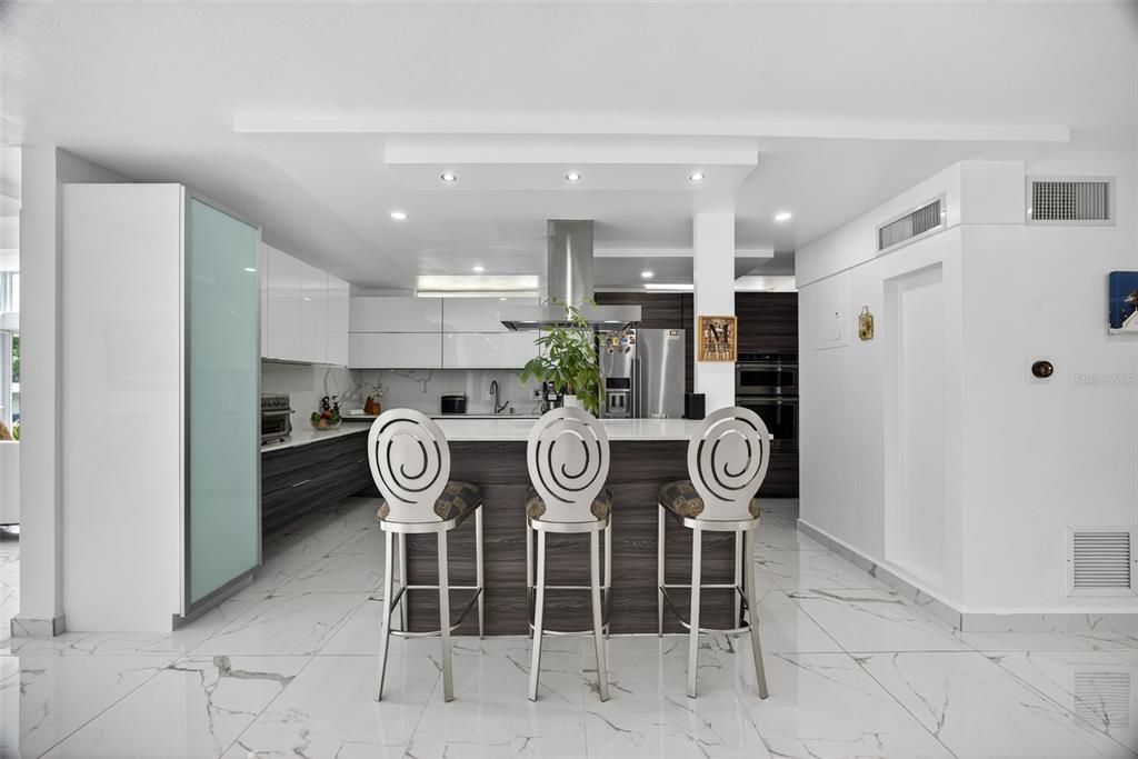 На продажу: $2,250,000 (4 спален, 4 ванн, 3664 Квадратных фут)