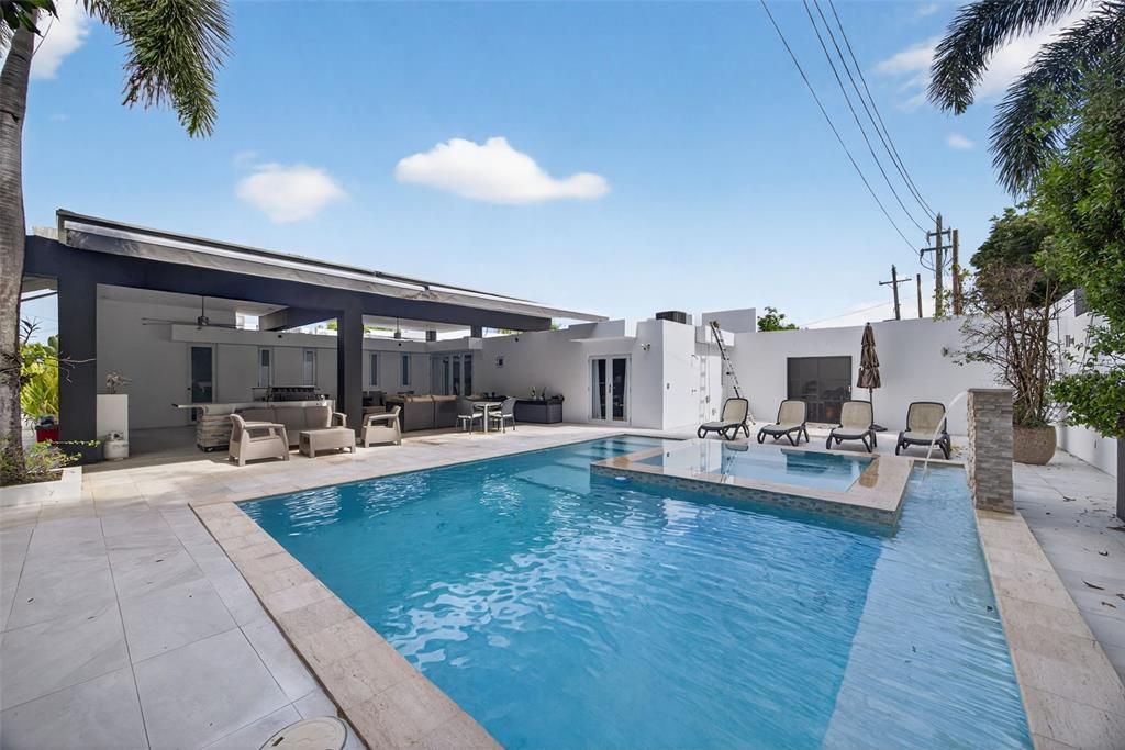 На продажу: $2,250,000 (4 спален, 4 ванн, 3664 Квадратных фут)