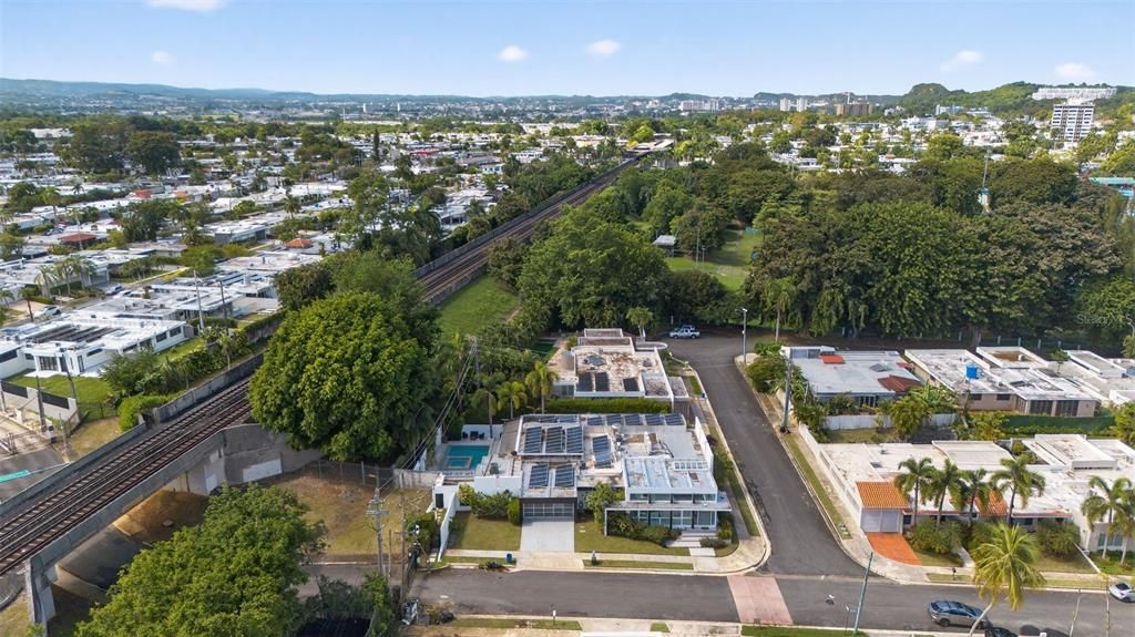 На продажу: $2,250,000 (4 спален, 4 ванн, 3664 Квадратных фут)