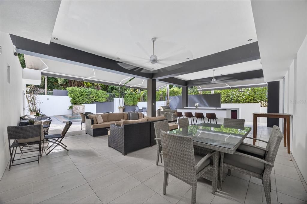 На продажу: $2,250,000 (4 спален, 4 ванн, 3664 Квадратных фут)