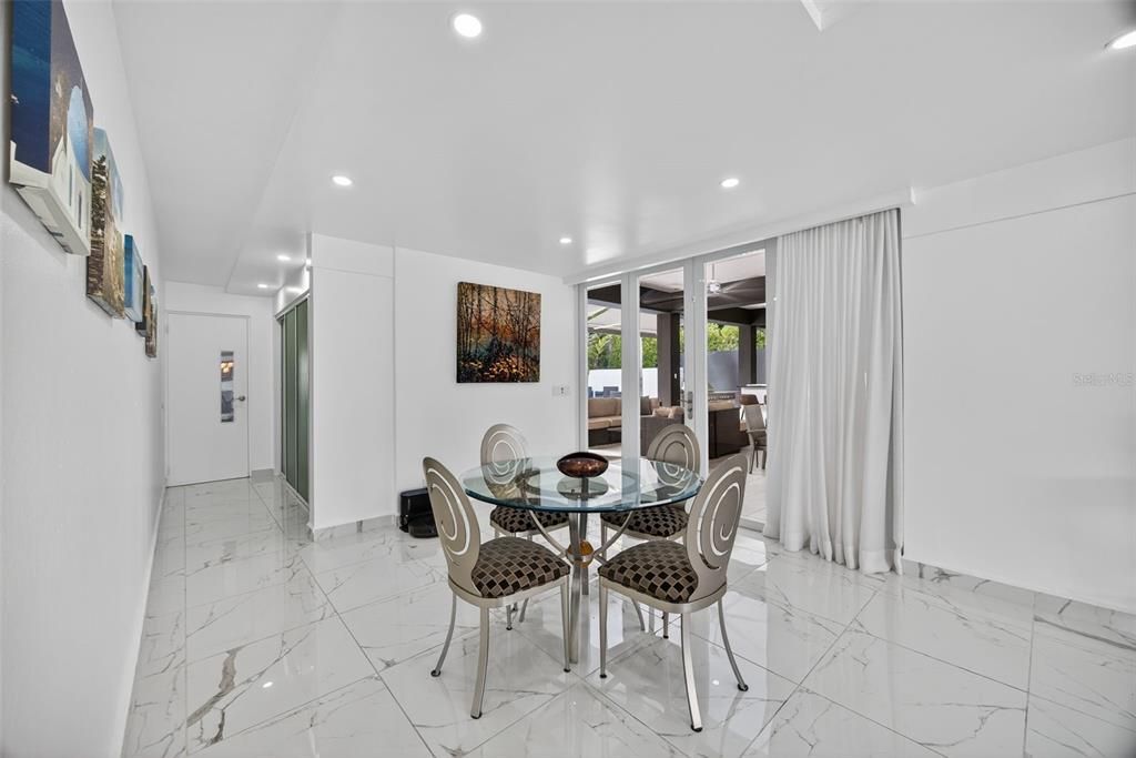 На продажу: $2,250,000 (4 спален, 4 ванн, 3664 Квадратных фут)