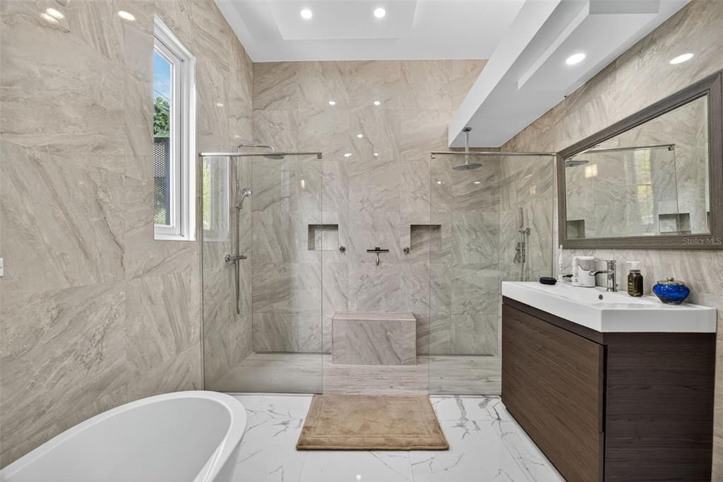 На продажу: $2,250,000 (4 спален, 4 ванн, 3664 Квадратных фут)