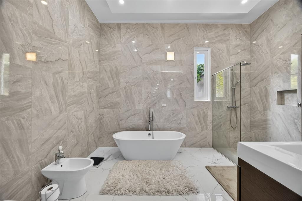 На продажу: $2,250,000 (4 спален, 4 ванн, 3664 Квадратных фут)