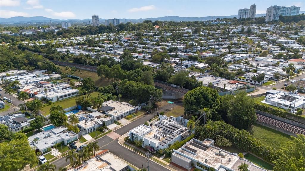 На продажу: $2,250,000 (4 спален, 4 ванн, 3664 Квадратных фут)