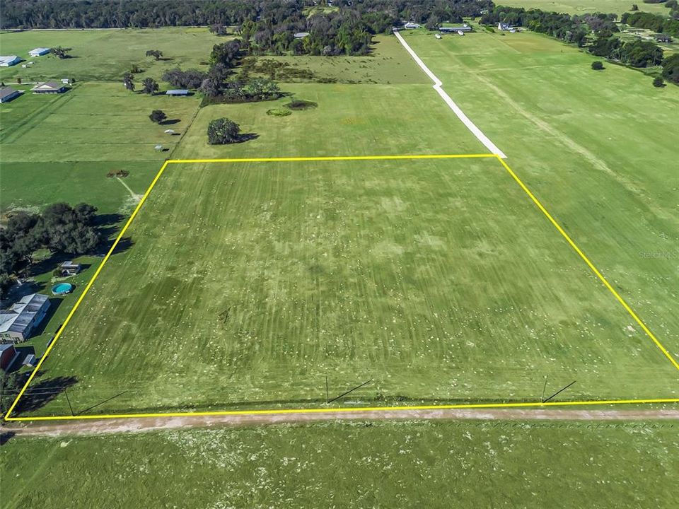 На продажу: $320,000 (10.15 acres)