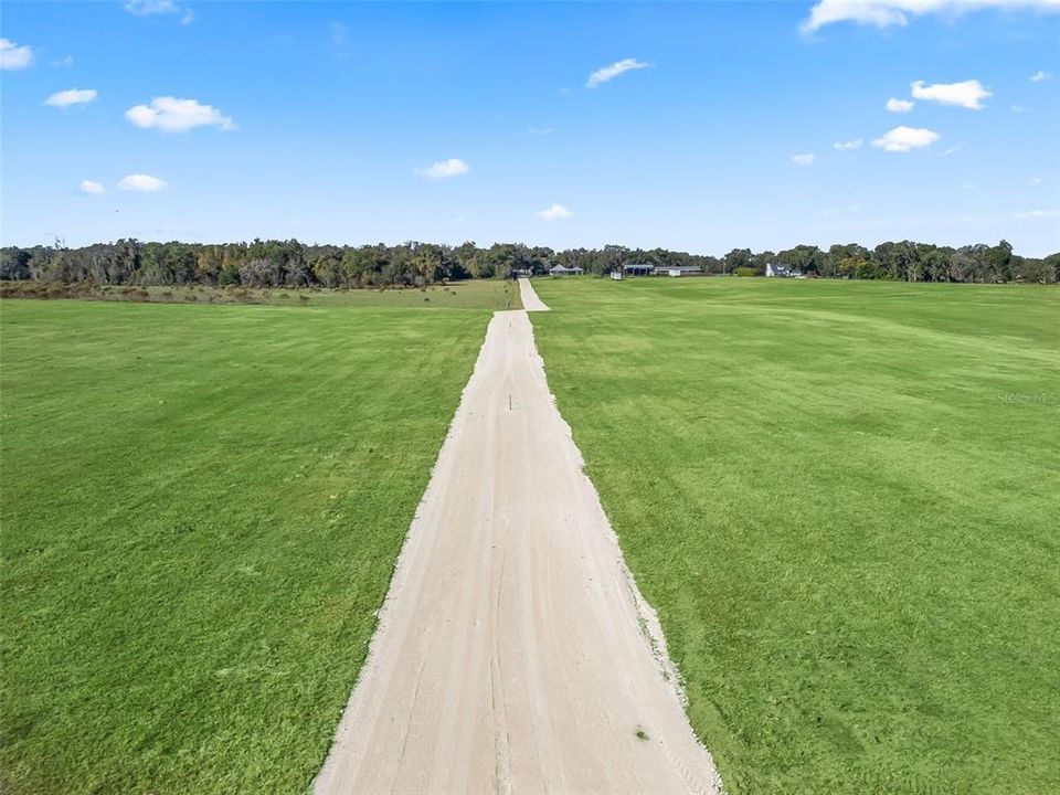 На продажу: $320,000 (10.15 acres)