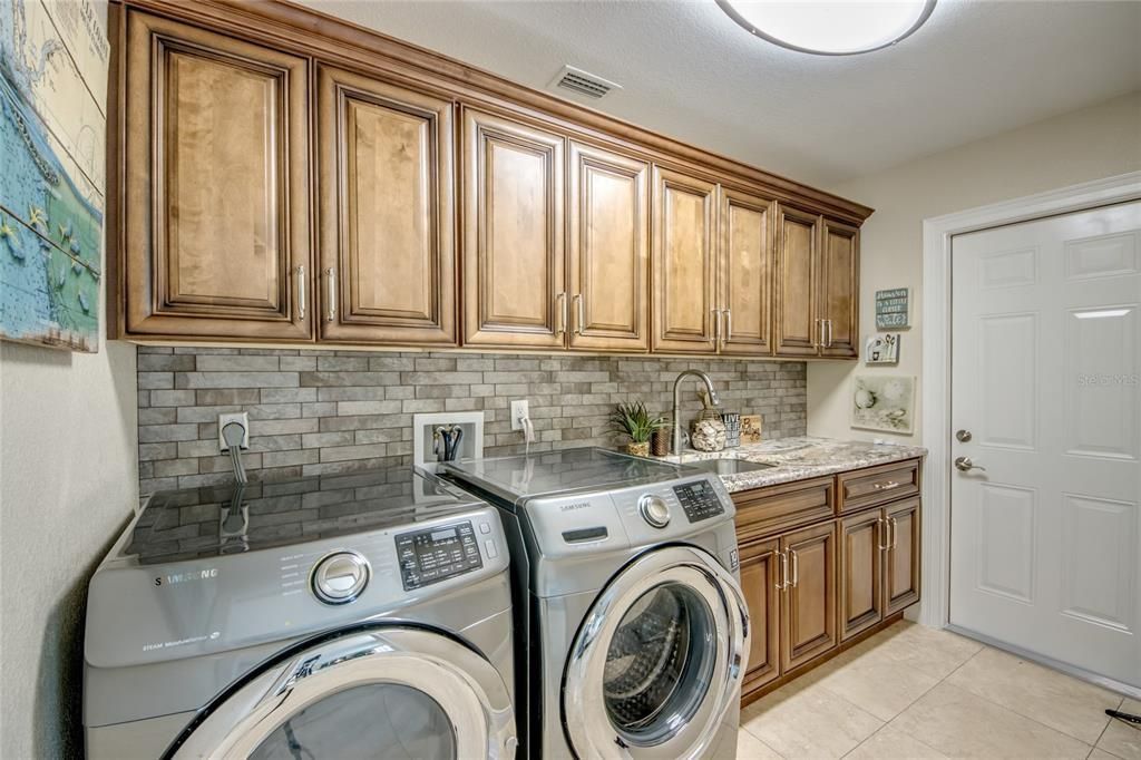 For Sale: $659,900 (3 beds, 2 baths, 1822 Square Feet)