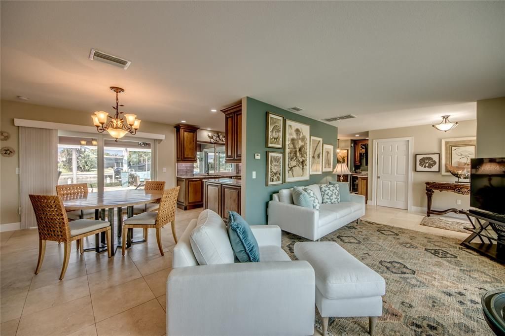 For Sale: $659,900 (3 beds, 2 baths, 1822 Square Feet)