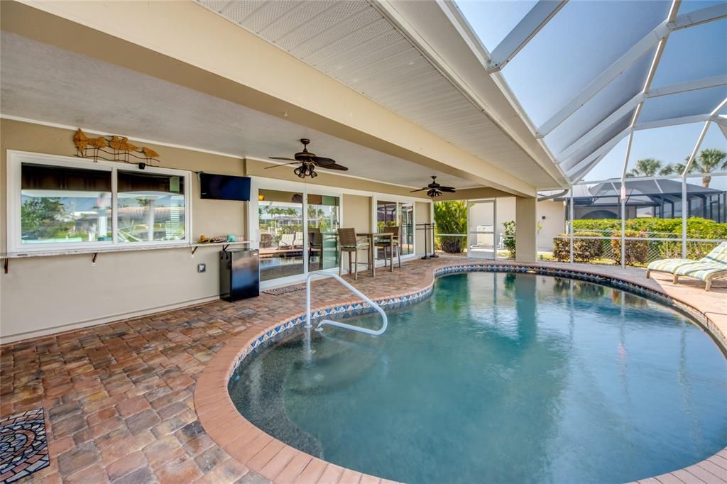 For Sale: $659,900 (3 beds, 2 baths, 1822 Square Feet)