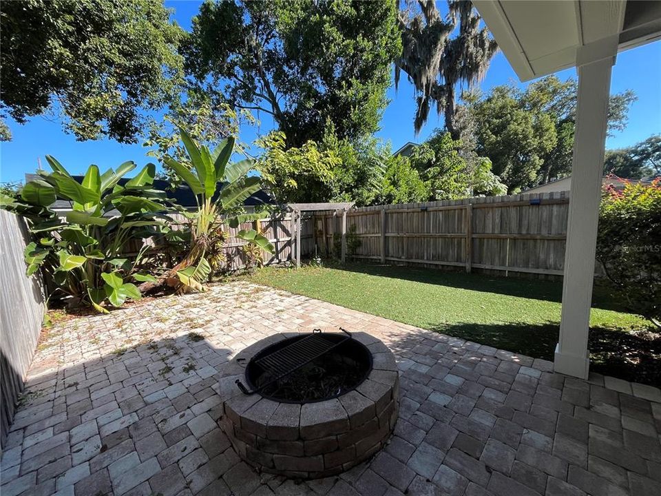 For Rent: $2,867 (3 beds, 2 baths, 1747 Square Feet)