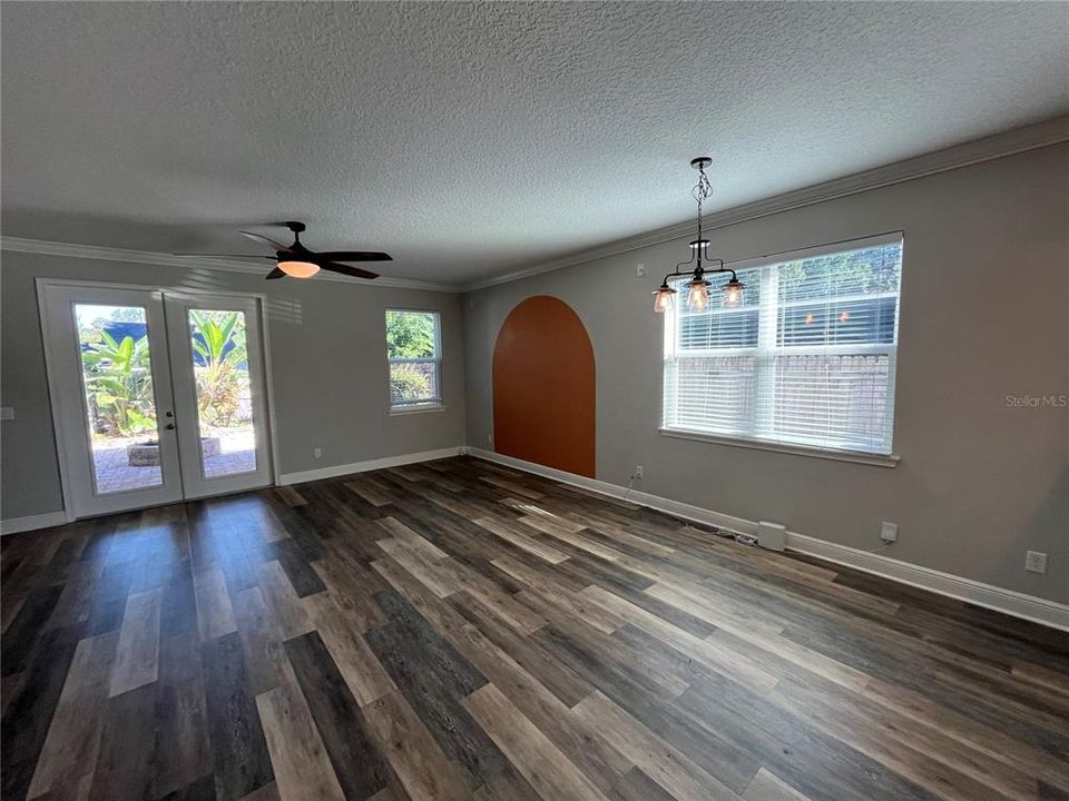 For Rent: $2,867 (3 beds, 2 baths, 1747 Square Feet)