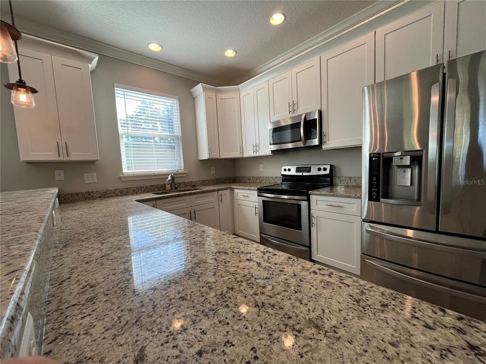 For Rent: $2,867 (3 beds, 2 baths, 1747 Square Feet)