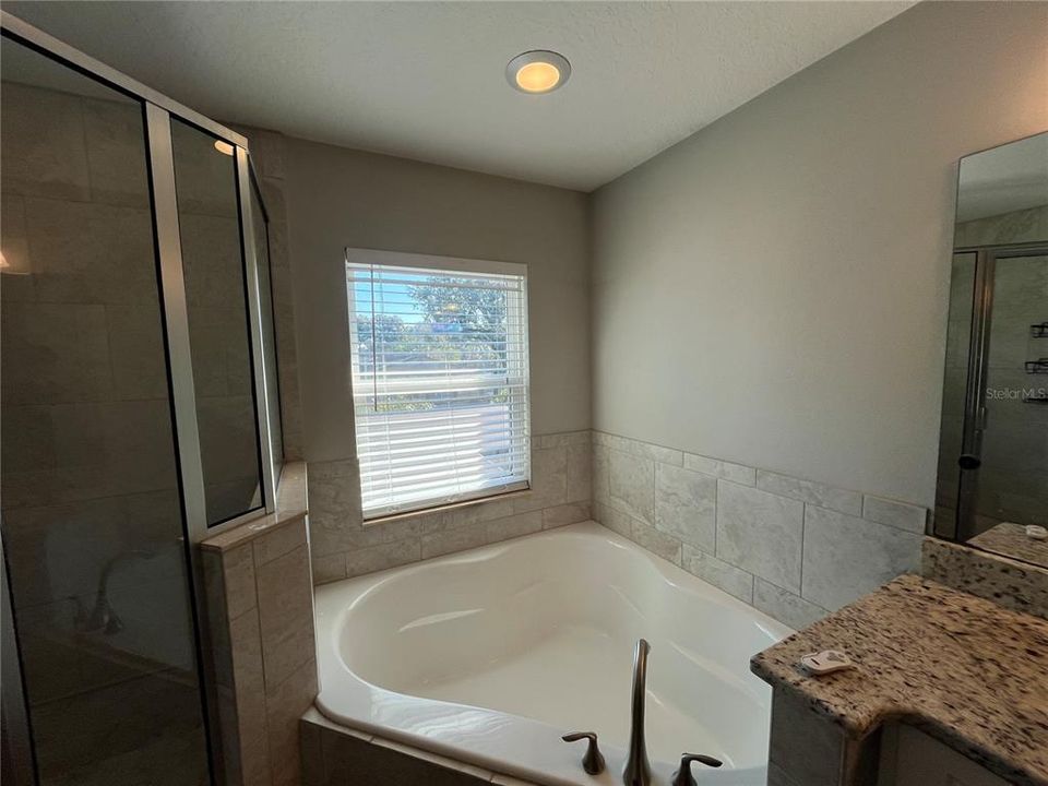 For Rent: $2,867 (3 beds, 2 baths, 1747 Square Feet)