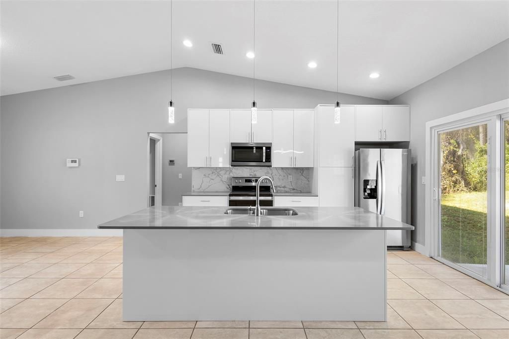 En Venta: $315,000 (3 camas, 2 baños, 1271 Pies cuadrados)