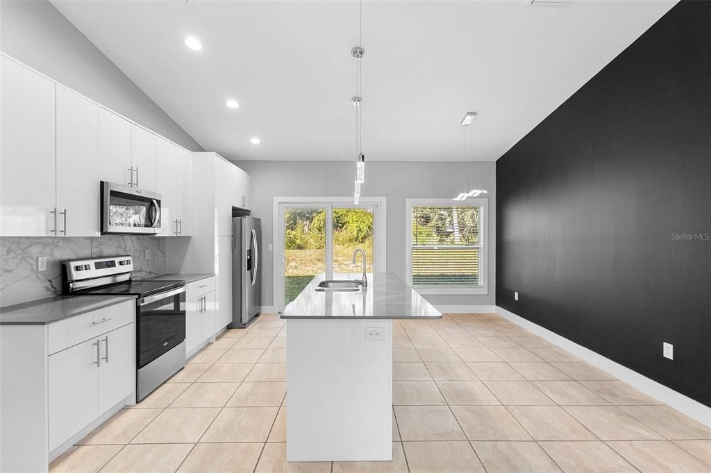 En Venta: $315,000 (3 camas, 2 baños, 1271 Pies cuadrados)