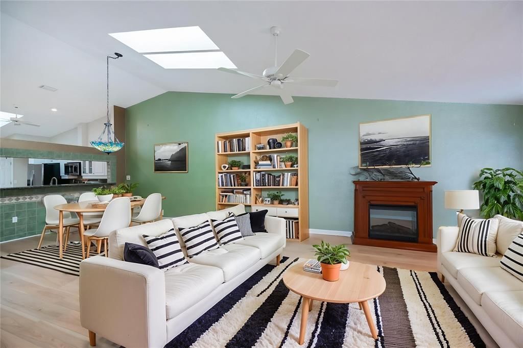 待售: $250,000 (3 贝兹, 2 浴室, 1786 平方英尺)