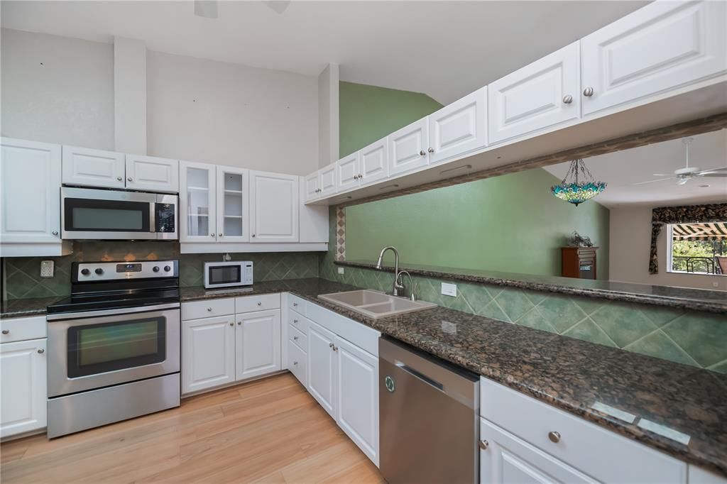 待售: $250,000 (3 贝兹, 2 浴室, 1786 平方英尺)