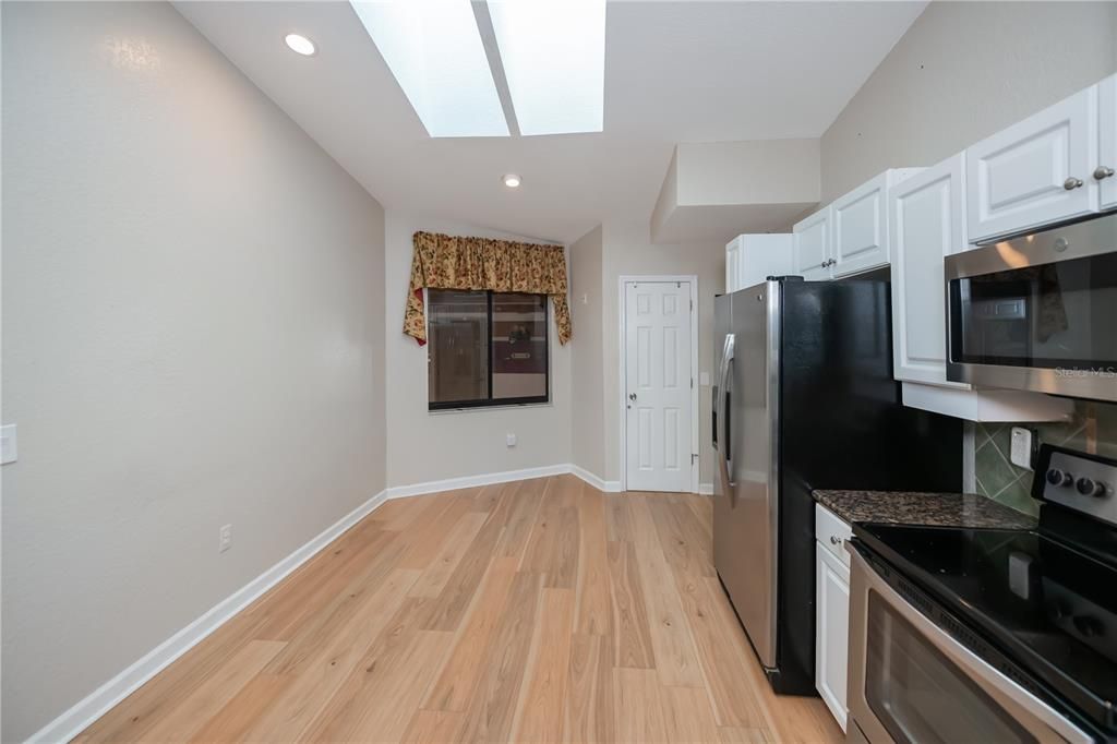 待售: $250,000 (3 贝兹, 2 浴室, 1786 平方英尺)