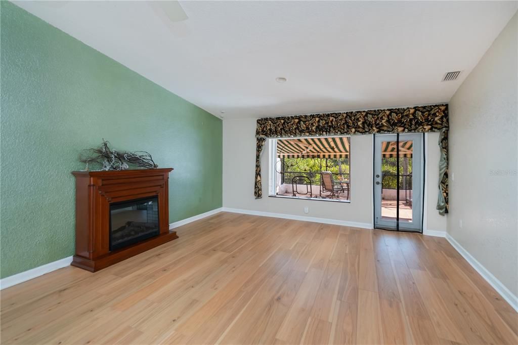 待售: $250,000 (3 贝兹, 2 浴室, 1786 平方英尺)