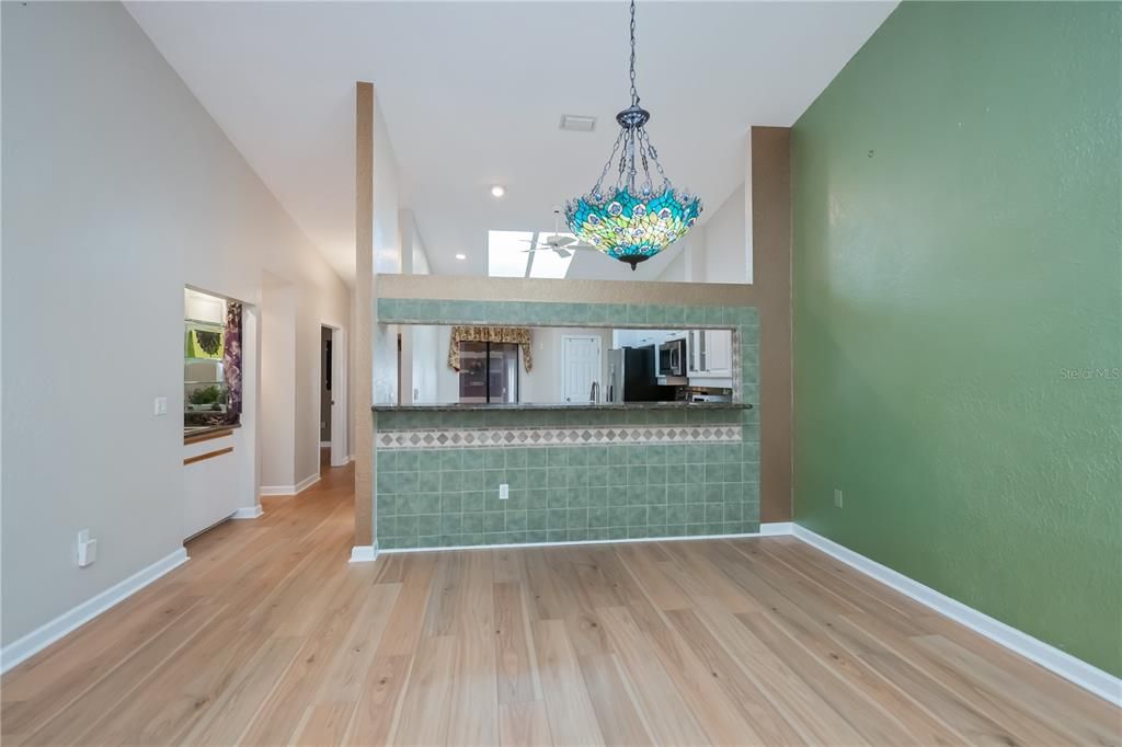 待售: $250,000 (3 贝兹, 2 浴室, 1786 平方英尺)