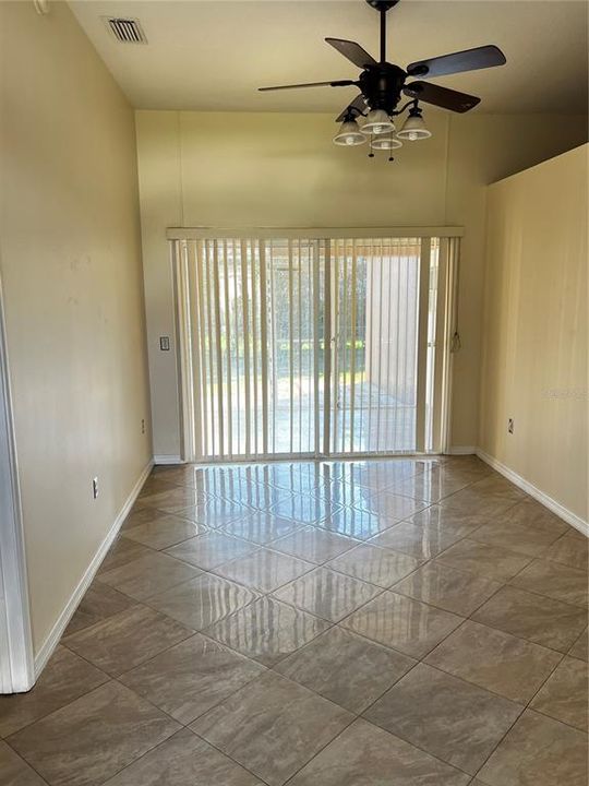 For Rent: $2,000 (4 beds, 2 baths, 1946 Square Feet)