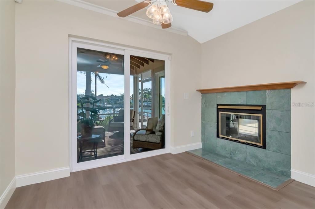 En Venta: $1,200,000 (3 camas, 2 baños, 2111 Pies cuadrados)