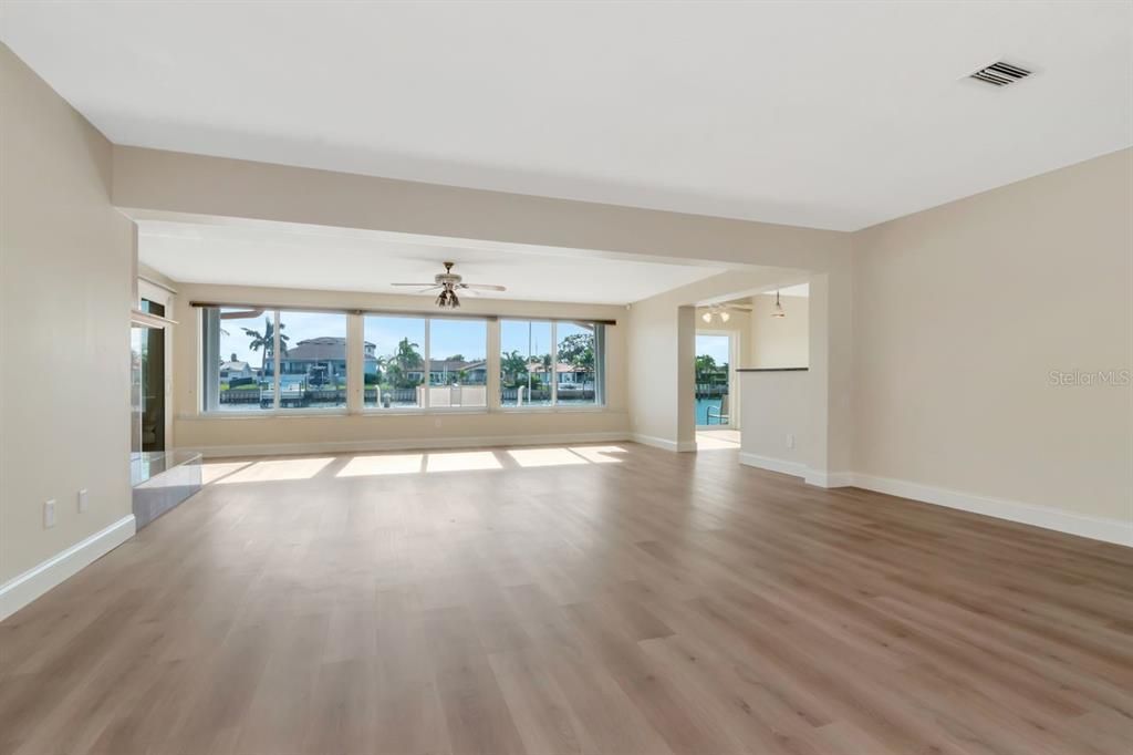 En Venta: $1,200,000 (3 camas, 2 baños, 2111 Pies cuadrados)