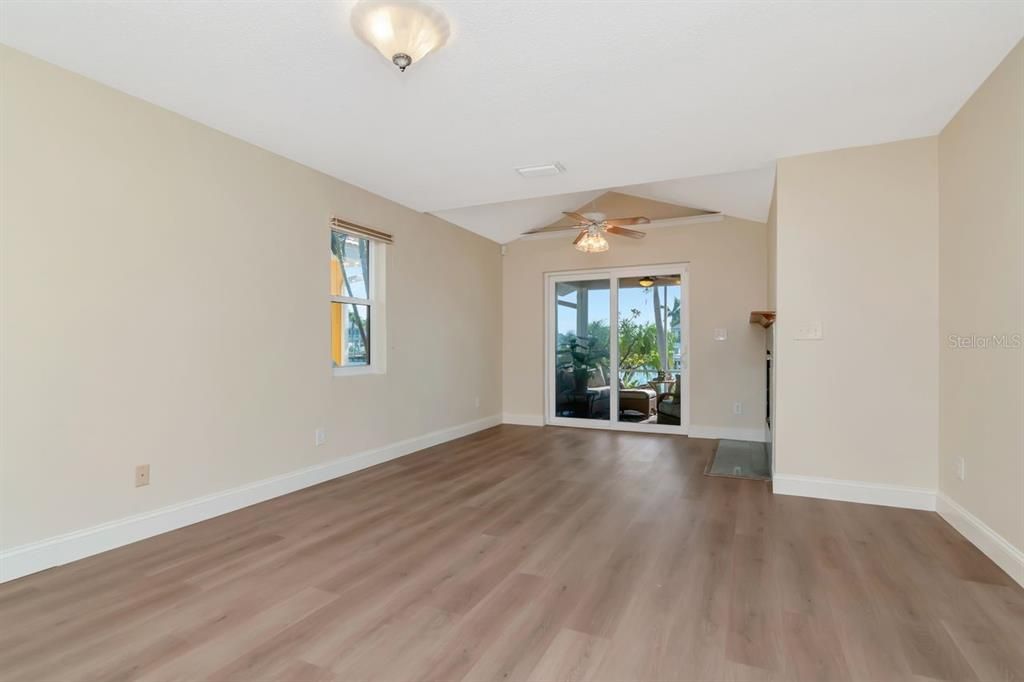 En Venta: $1,200,000 (3 camas, 2 baños, 2111 Pies cuadrados)