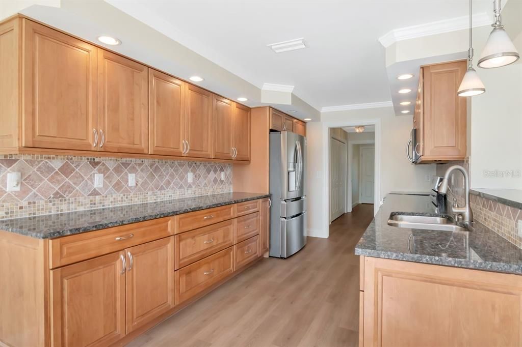 En Venta: $1,200,000 (3 camas, 2 baños, 2111 Pies cuadrados)