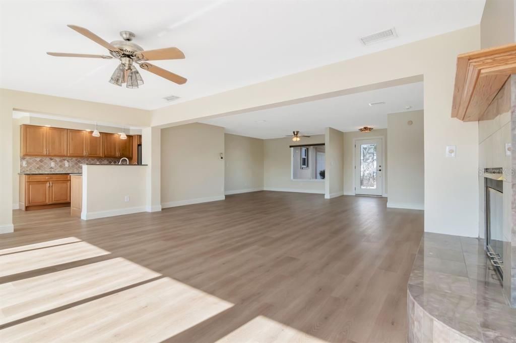 En Venta: $1,200,000 (3 camas, 2 baños, 2111 Pies cuadrados)