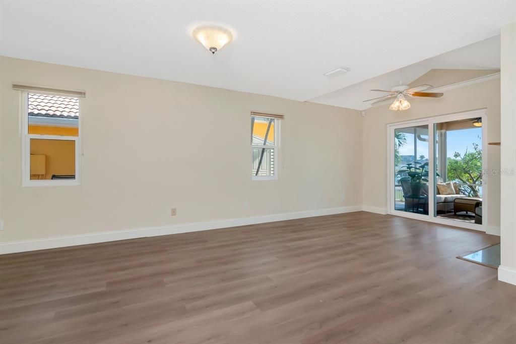 En Venta: $1,200,000 (3 camas, 2 baños, 2111 Pies cuadrados)