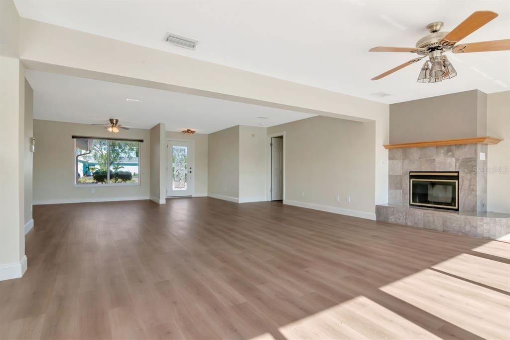 En Venta: $1,200,000 (3 camas, 2 baños, 2111 Pies cuadrados)