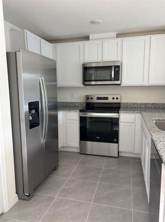 出租: $2,050 (3 贝兹, 2 浴室, 1463 平方英尺)