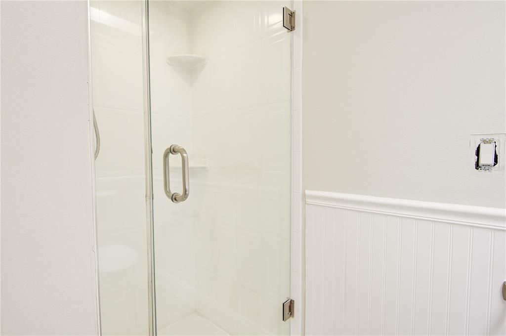 待售: $239,000 (2 贝兹, 2 浴室, 1002 平方英尺)