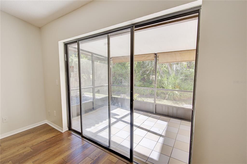 待售: $239,000 (2 贝兹, 2 浴室, 1002 平方英尺)