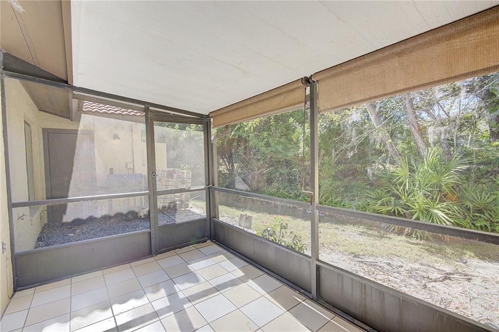 待售: $239,000 (2 贝兹, 2 浴室, 1002 平方英尺)