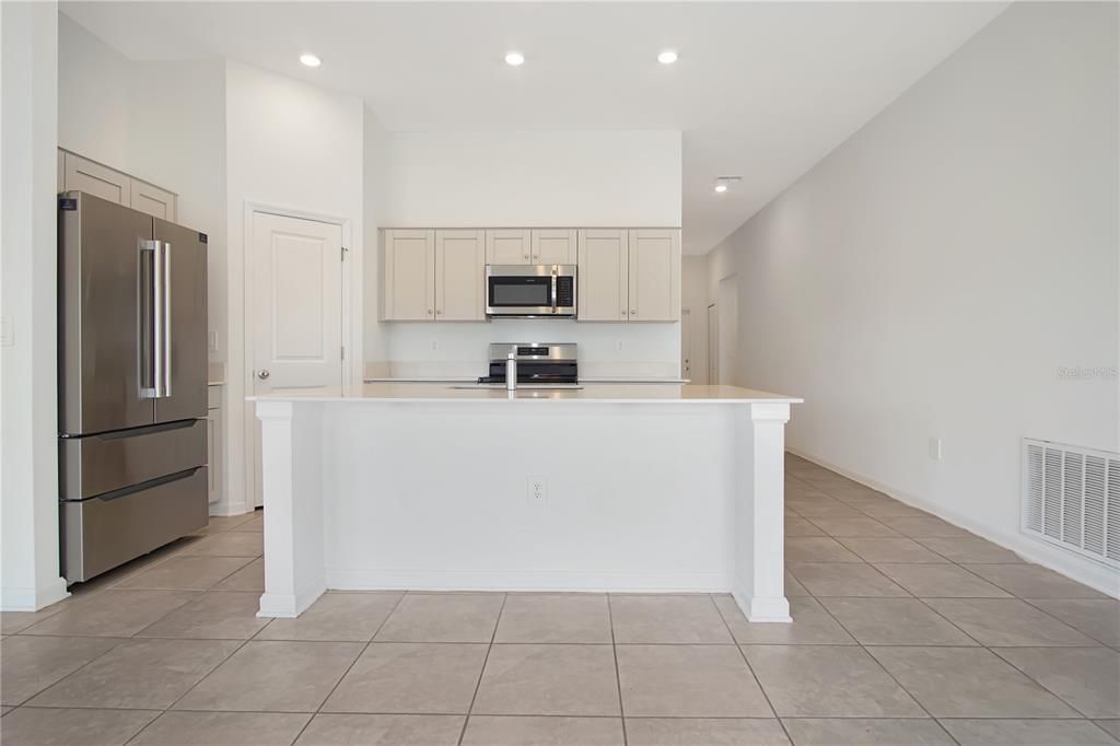 For Rent: $1,750 (3 beds, 2 baths, 1552 Square Feet)