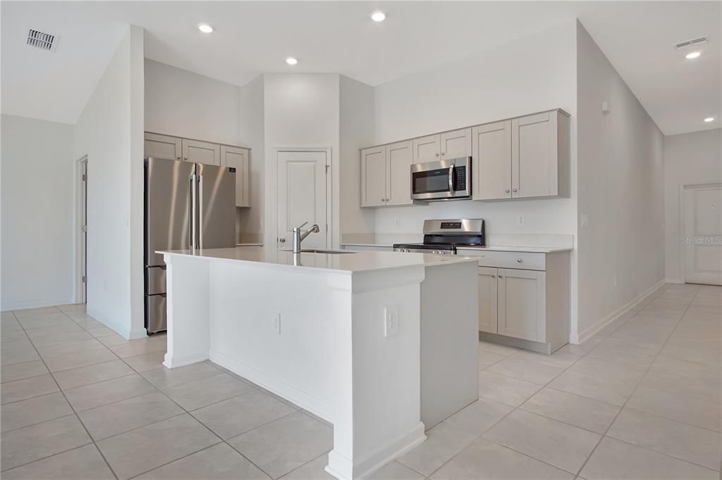 For Rent: $1,750 (3 beds, 2 baths, 1552 Square Feet)