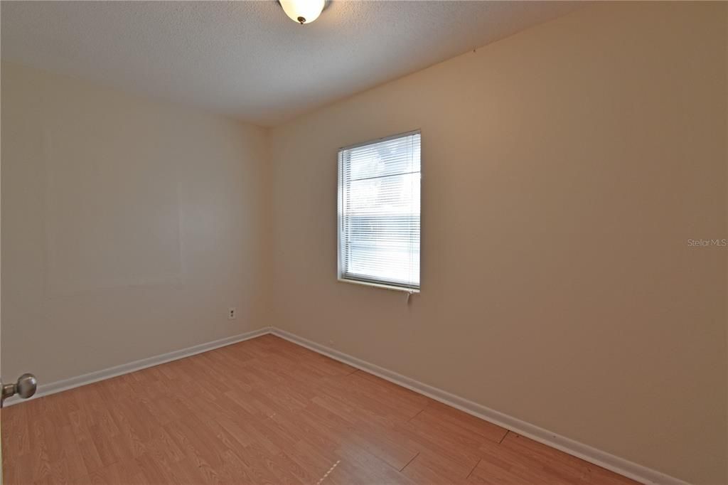 合同活跃: $1,650 (3 贝兹, 1 浴室, 1343 平方英尺)