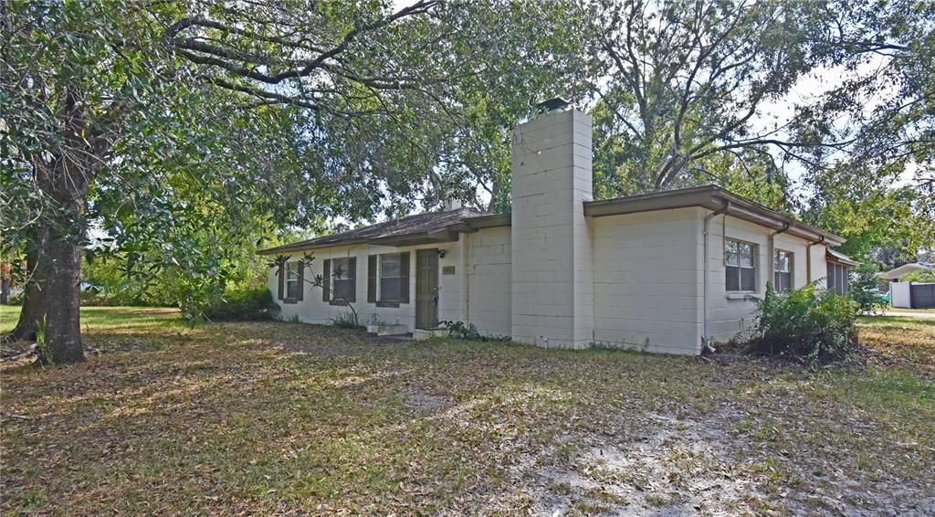 合同活跃: $1,650 (3 贝兹, 1 浴室, 1343 平方英尺)