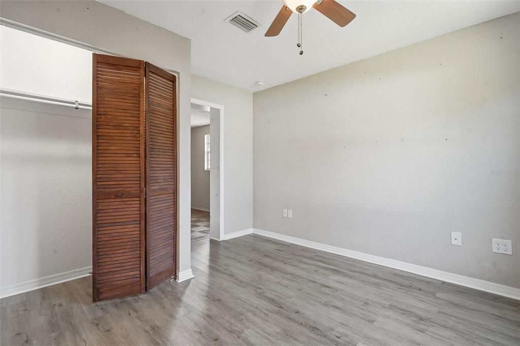 For Sale: $179,900 (3 beds, 2 baths, 944 Square Feet)